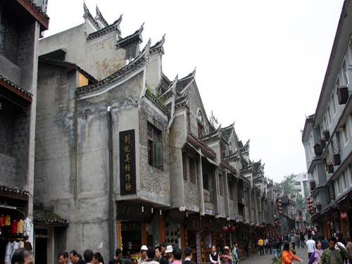 连接正负极